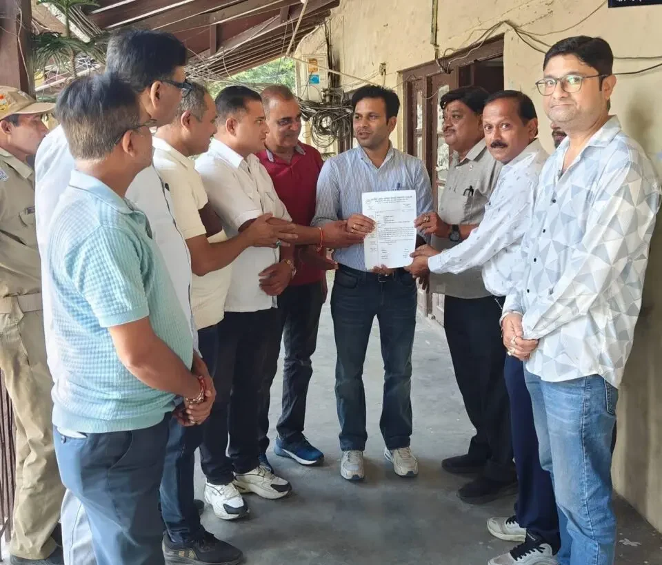 हल्द्वानी: व्यापारियों की मांग, दीपावली तक व्यापारियों न किया जाय परेशान, गरीब की रोजी का सवाल